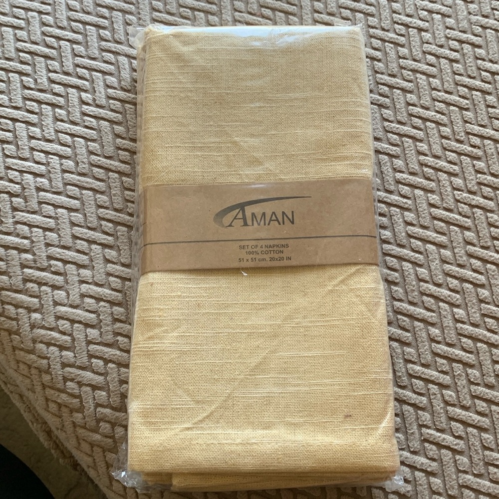 Aman set of 4 napkins 100% cotton NWT